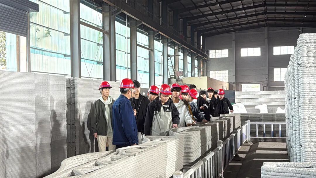 校企携手探前沿！西安欧亚学院师生走进龙钢集团 3D 打印开发中心