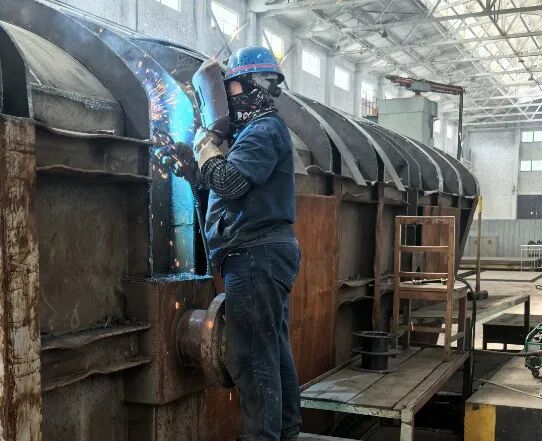 党建领航聚合力，冲刺全年目标