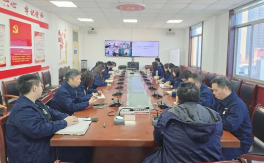 以案为鉴筑防线——龙钢集团公司开展宪法宣传周贸易合同风险管理专题培训