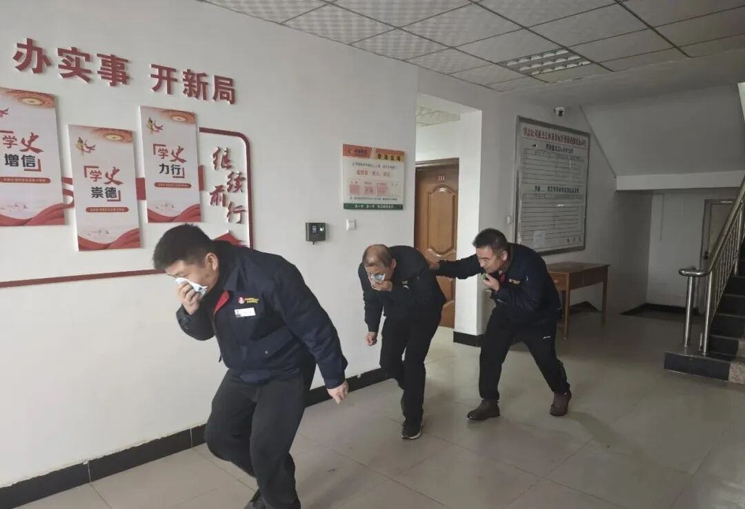 筑牢安全防线，保驾护航平安——华冶公司开展消防灭火疏散演练