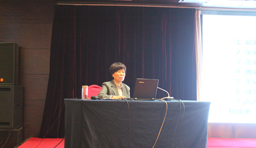 西安禹龙国际酒店进行员礼仪培训