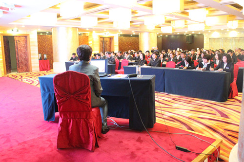 西安禹龙国际酒店进行员礼仪培训