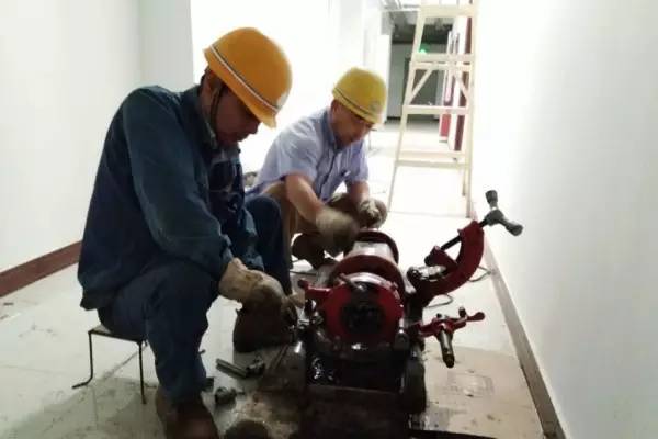 技术保障 用心服务 以汗水润泽心灵 技术保障 用心服务 以汗水润泽心灵