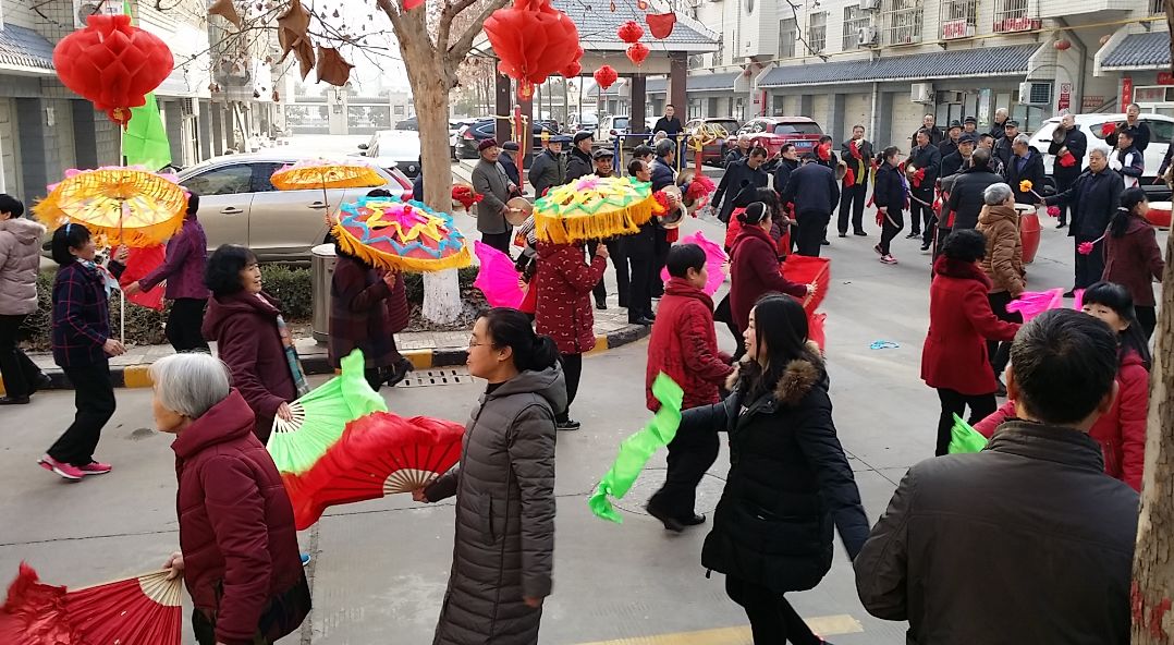 禹秀园小区锣鼓秧歌闹新春 禹秀园小区锣鼓秧歌闹新春