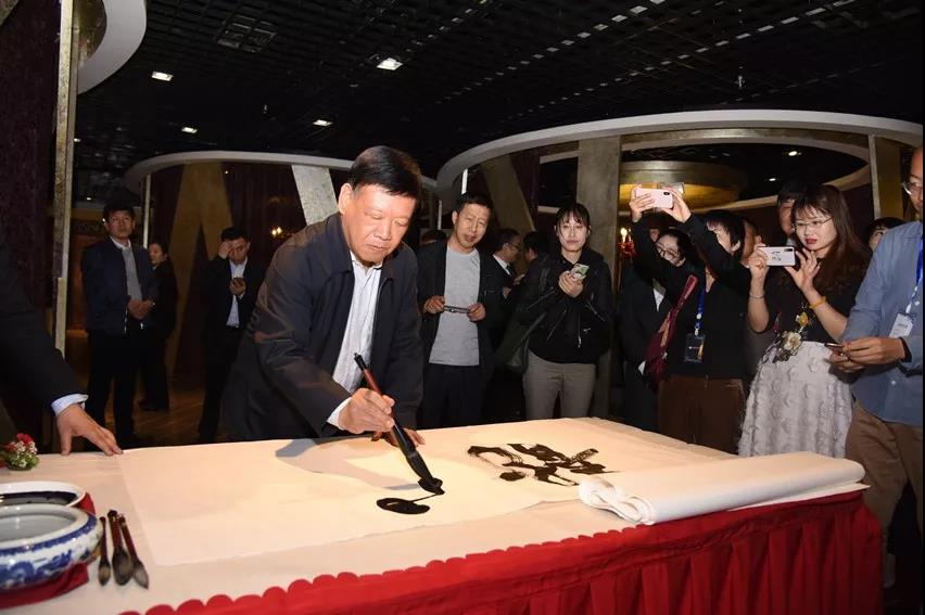 龙钢集团禹龙国际酒店举办“禹龙十年 感谢有您”十周年客户答谢暨产品推介会 龙钢集团禹龙国际酒店举办“禹龙十年 感谢有您”十周年客户答谢暨产品推介会